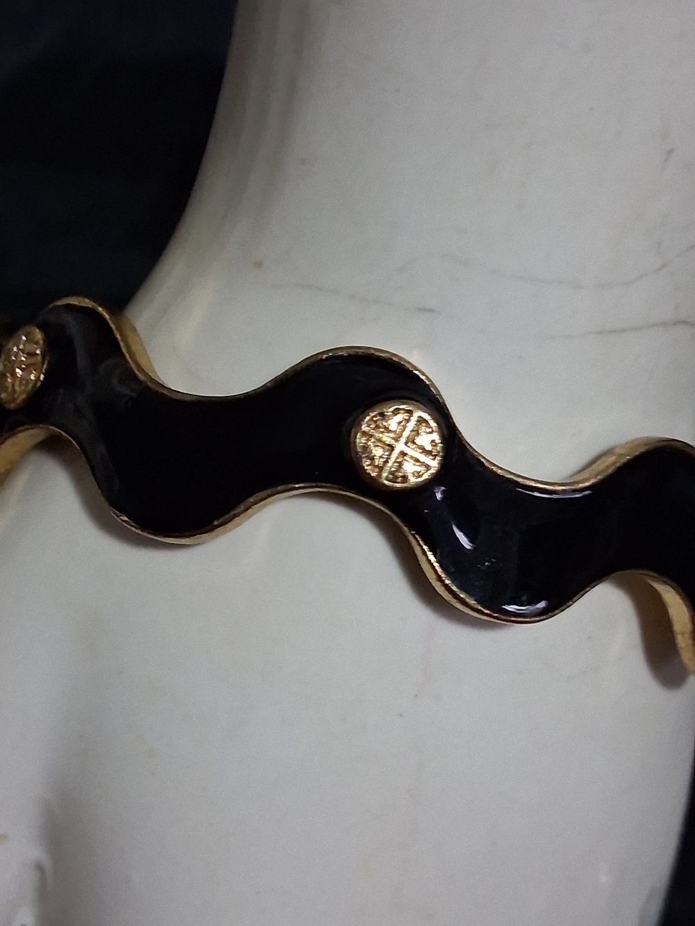 Vintage Gold Black Enamel Wavy Bangle Bracelet Cross Medallion Accent Spade Type - Picture 7 of 8